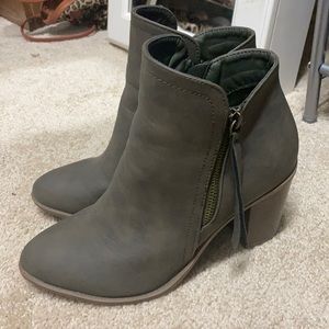 Women’s booties size 8.5
